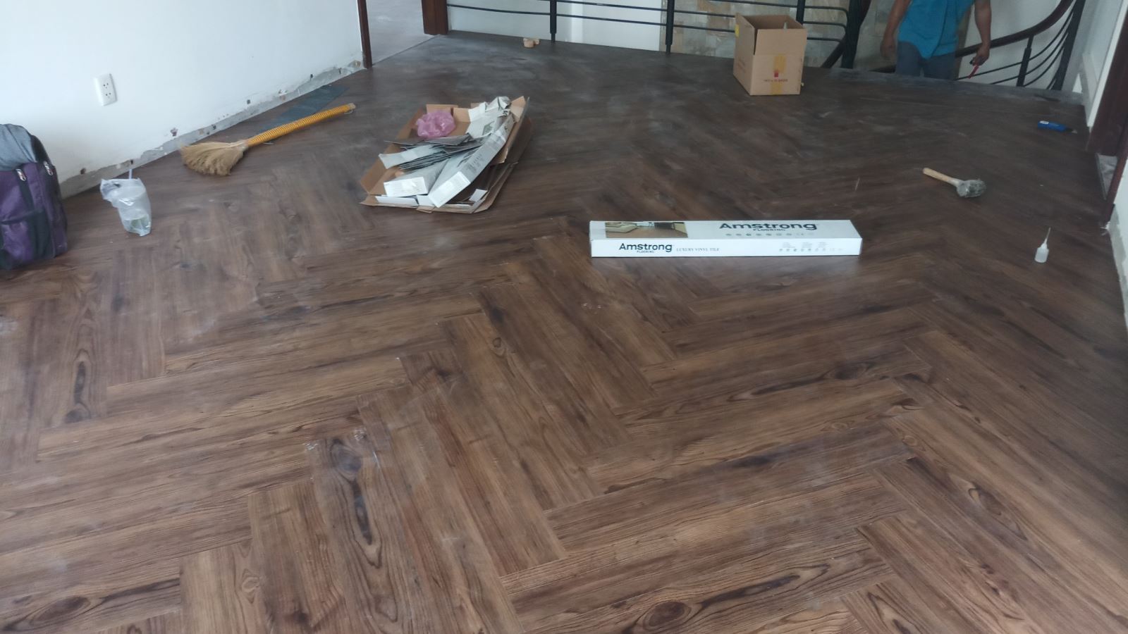 Amstrong - Sàn gỗ, nhựa vinyl, VCT, Leolium, Sàn cao su; Thảm thể ...